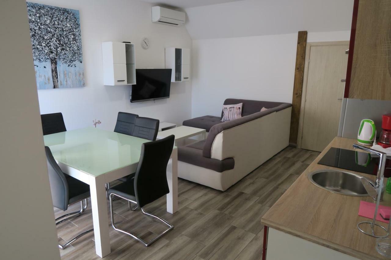 Family Apartment บัชกา ภายนอก รูปภาพ