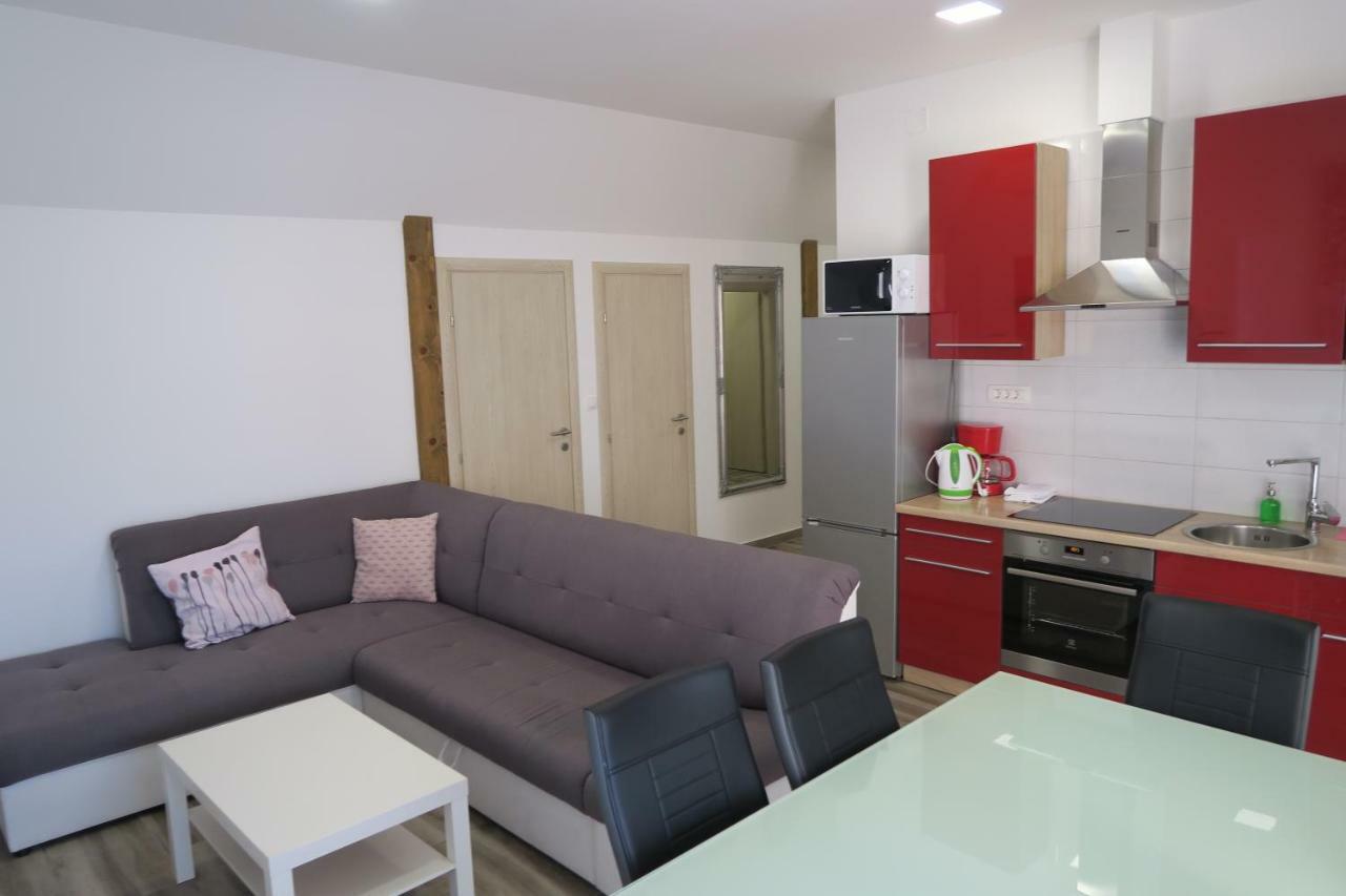 Family Apartment บัชกา ภายนอก รูปภาพ
