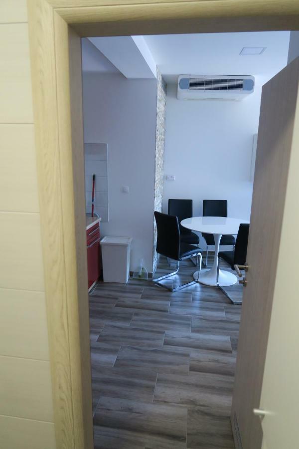 Family Apartment บัชกา ห้อง รูปภาพ